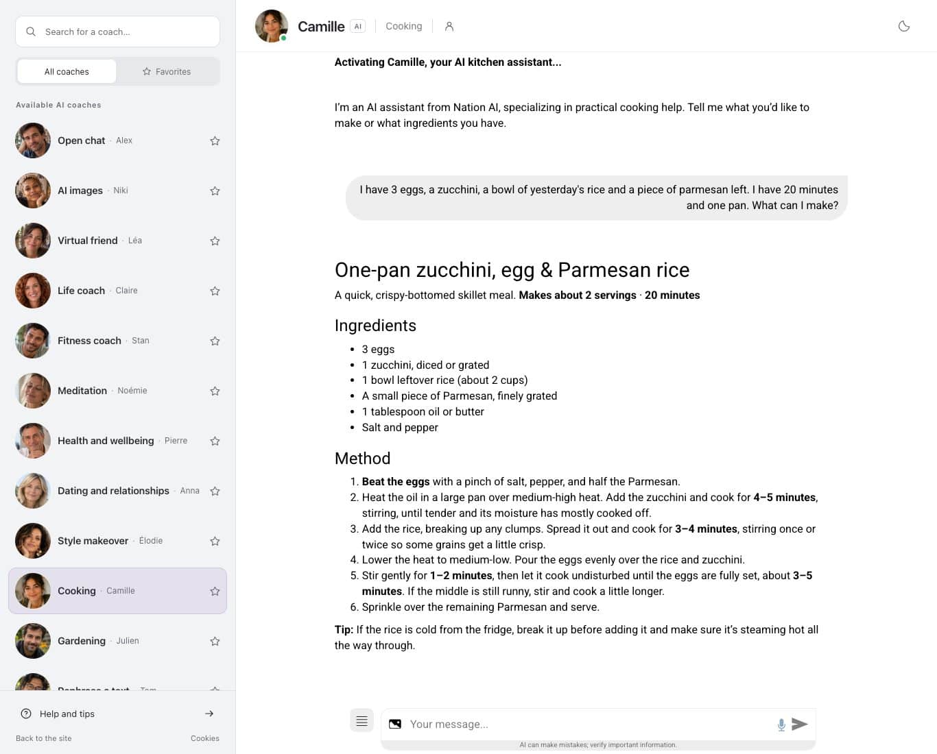 Nation chat screenshot: the reader's message listing three eggs, a zucchini, yesterday's rice and some parmesan, and Camille's answer with the dish name, the time, the ingredients and five numbered steps